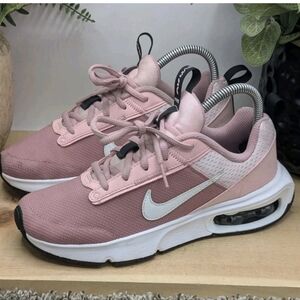 Nike Air Max Women's Size 6 Running Shoes Casual Comfort Youth Size 4.5